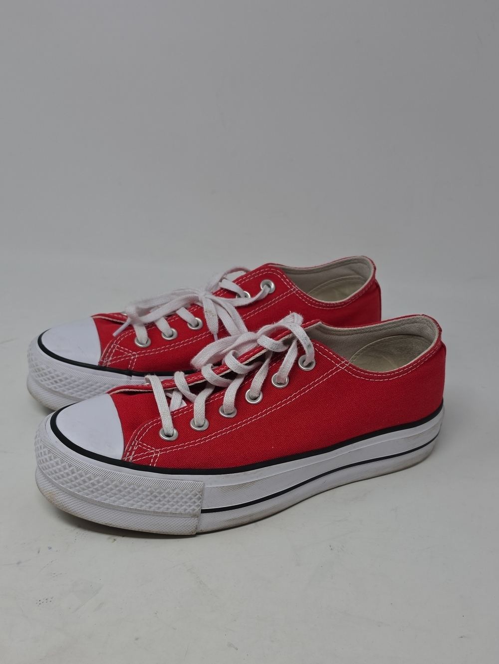 Converse Platform Classic Low-Top Canvas Sneakers in Red Women's Size 8